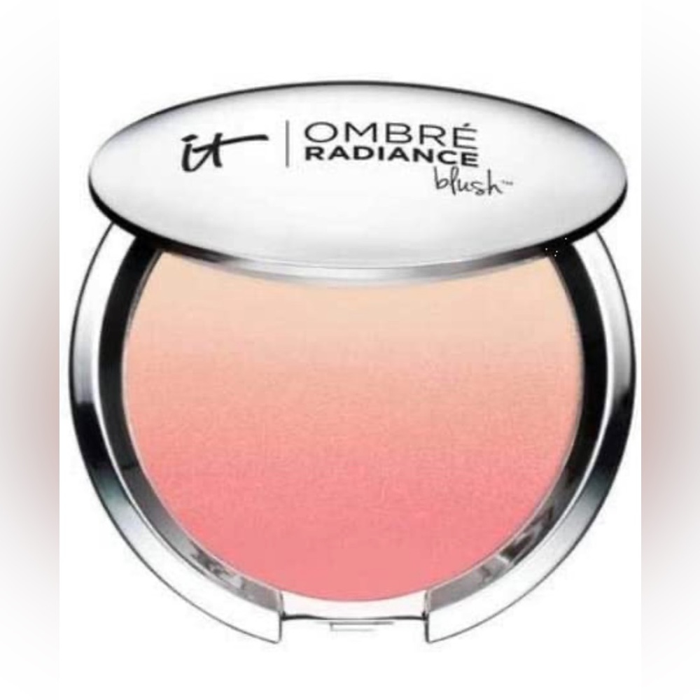 it ombré radiance powder blush Color love It’s your youthful glow In a Compact !